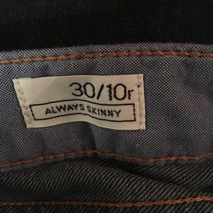 Gap Always Skinny 30/10r Blue Jeans. Good cond.